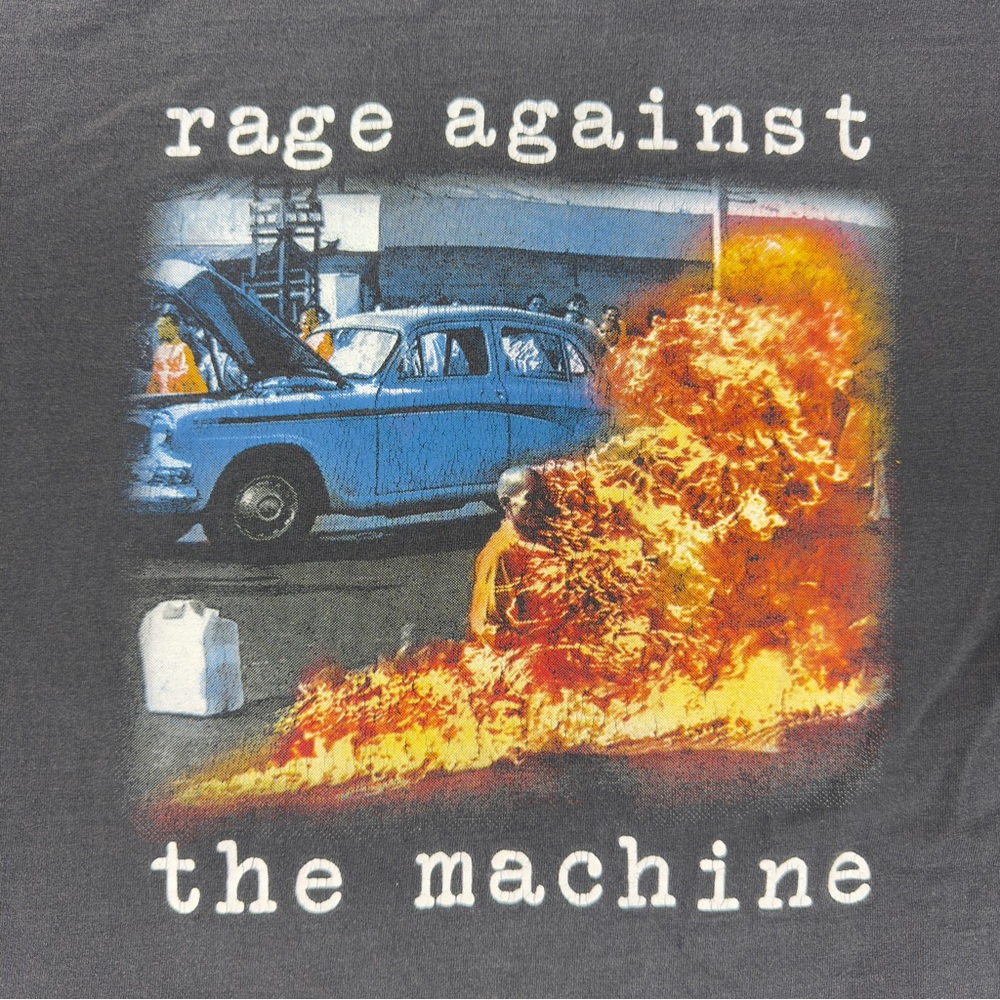 Vintage Rage Against the Machine Men's Size Large Fits Smaller Band T-shirt - Picture 8 of 13